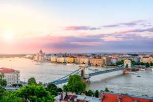 Primele două barje au fost scufundate în Dunăre pentru protejarea nivelului apei la Centrala Cernavodă